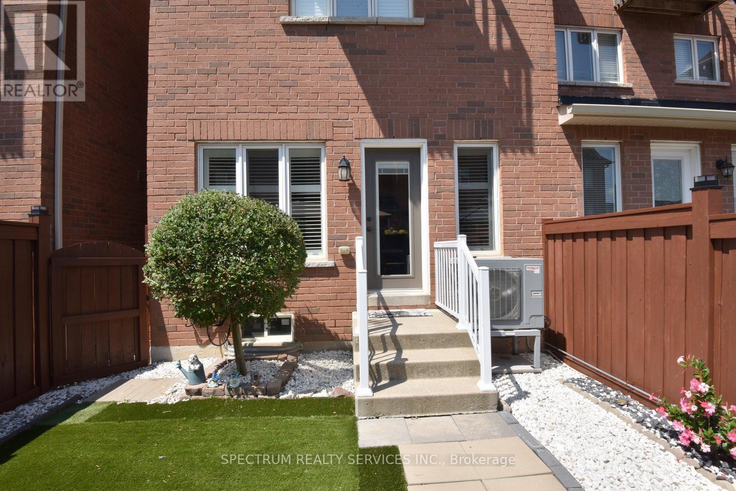 Photo 16 of 56 Mcknight Avenue, Hamilton ON
