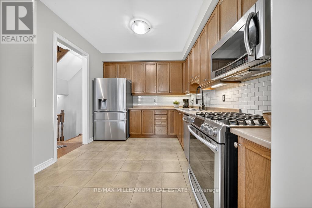 Photo 32 of 146 Harvest Hills Boulevard N, East Gwillimbury ON