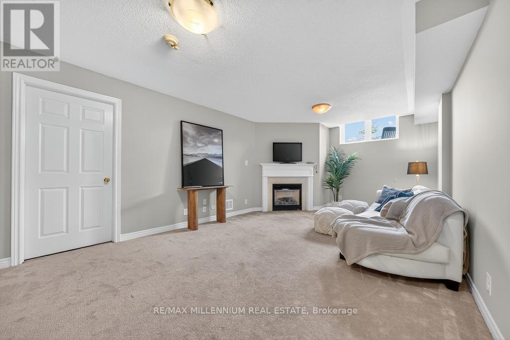 Photo 31 of 146 Harvest Hills Boulevard N, East Gwillimbury ON