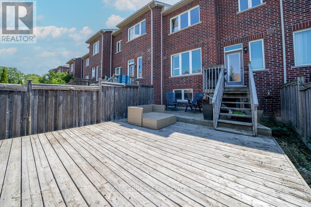 Photo 10 of 146 Harvest Hills Boulevard N, East Gwillimbury ON