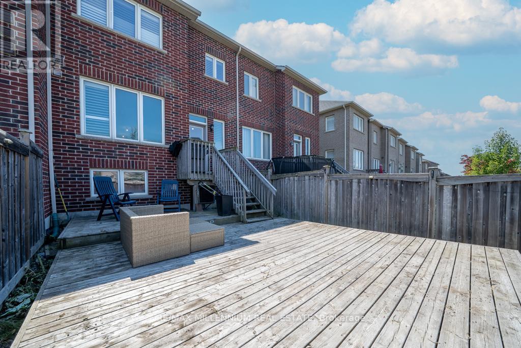 Photo 30 of 146 Harvest Hills Boulevard N, East Gwillimbury ON