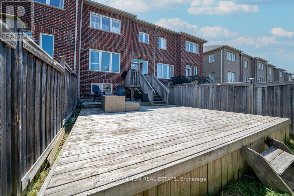 Photo 3 of 146 Harvest Hills Boulevard N, East Gwillimbury ON