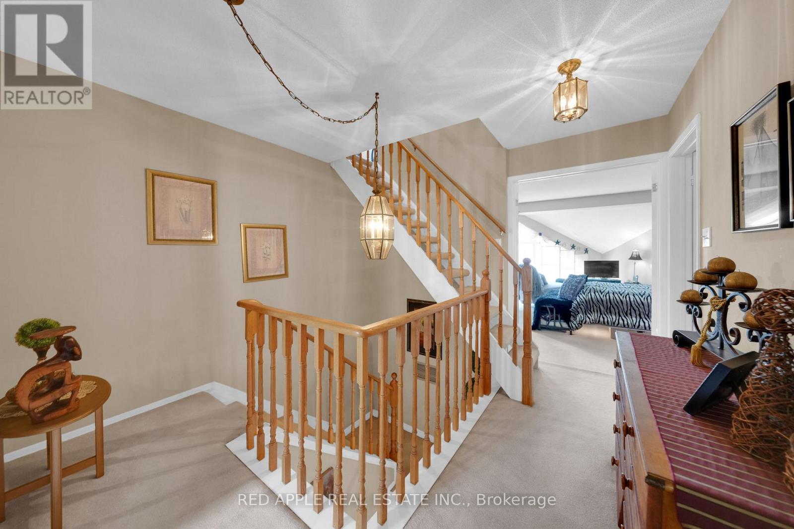 Photo 14 of 12 Davy Point Circle, Georgina ON