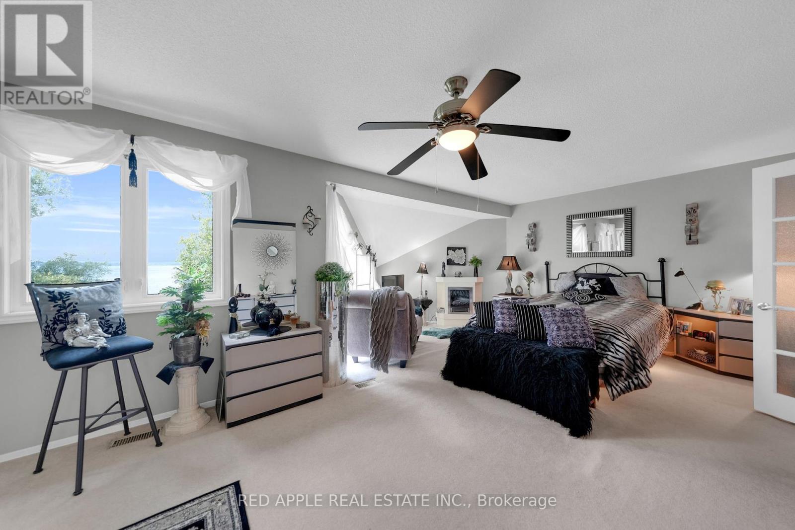 Photo 16 of 12 Davy Point Circle, Georgina ON