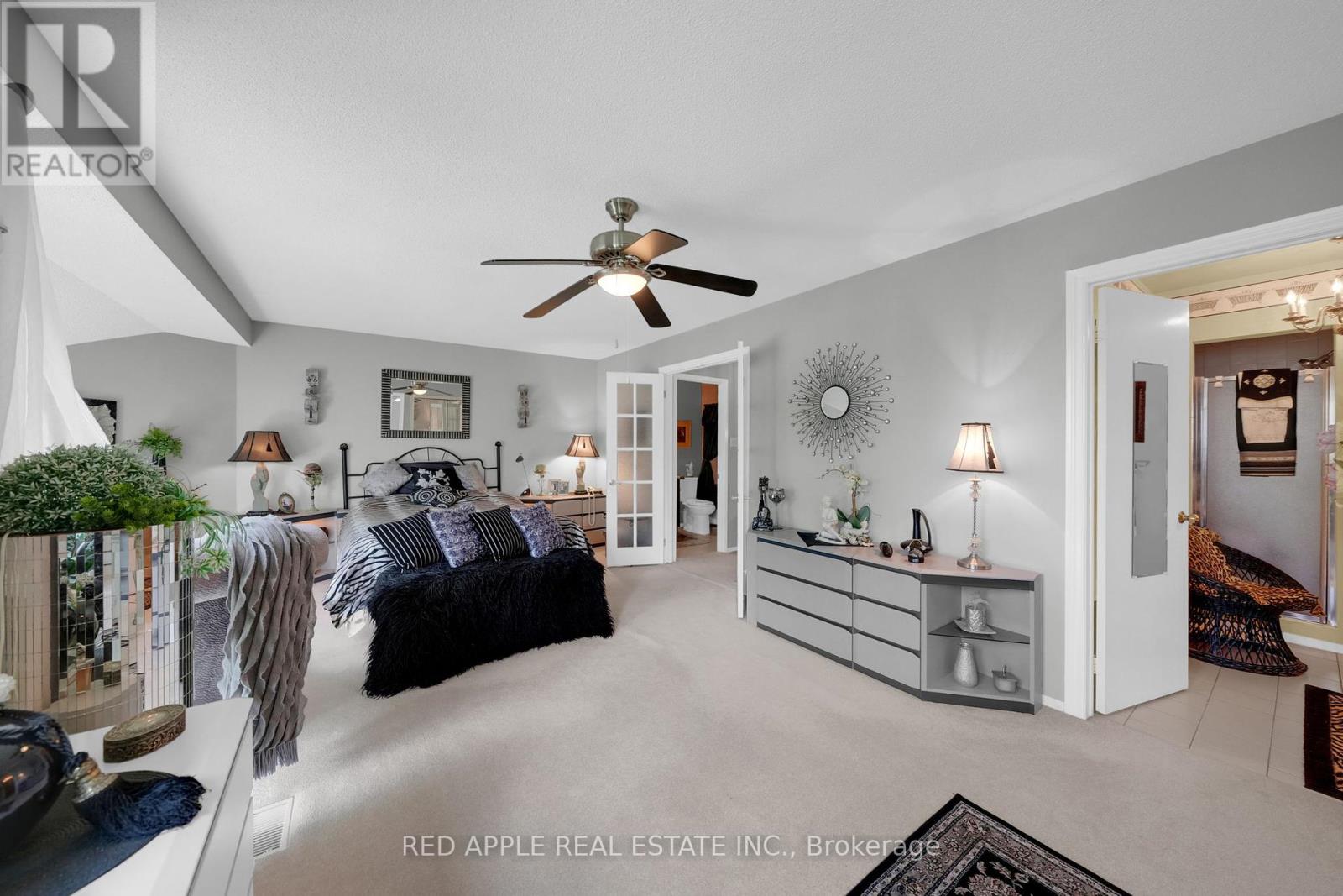Photo 17 of 12 Davy Point Circle, Georgina ON
