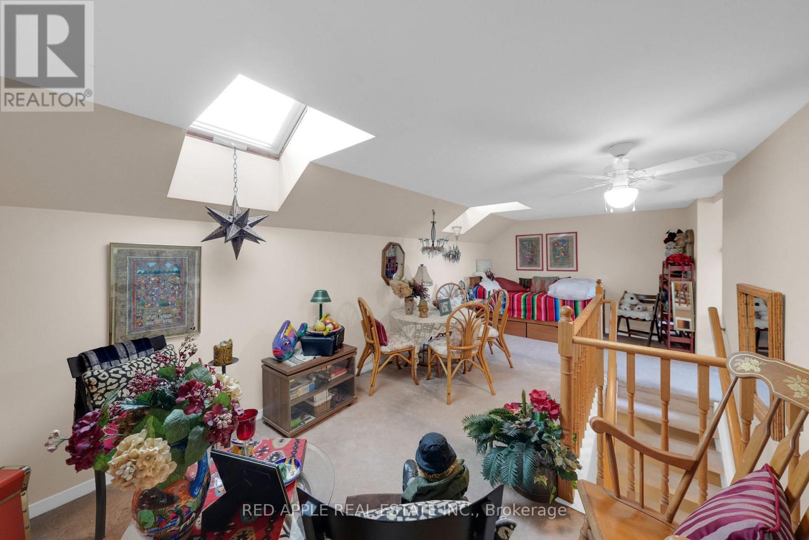Photo 23 of 12 Davy Point Circle, Georgina ON