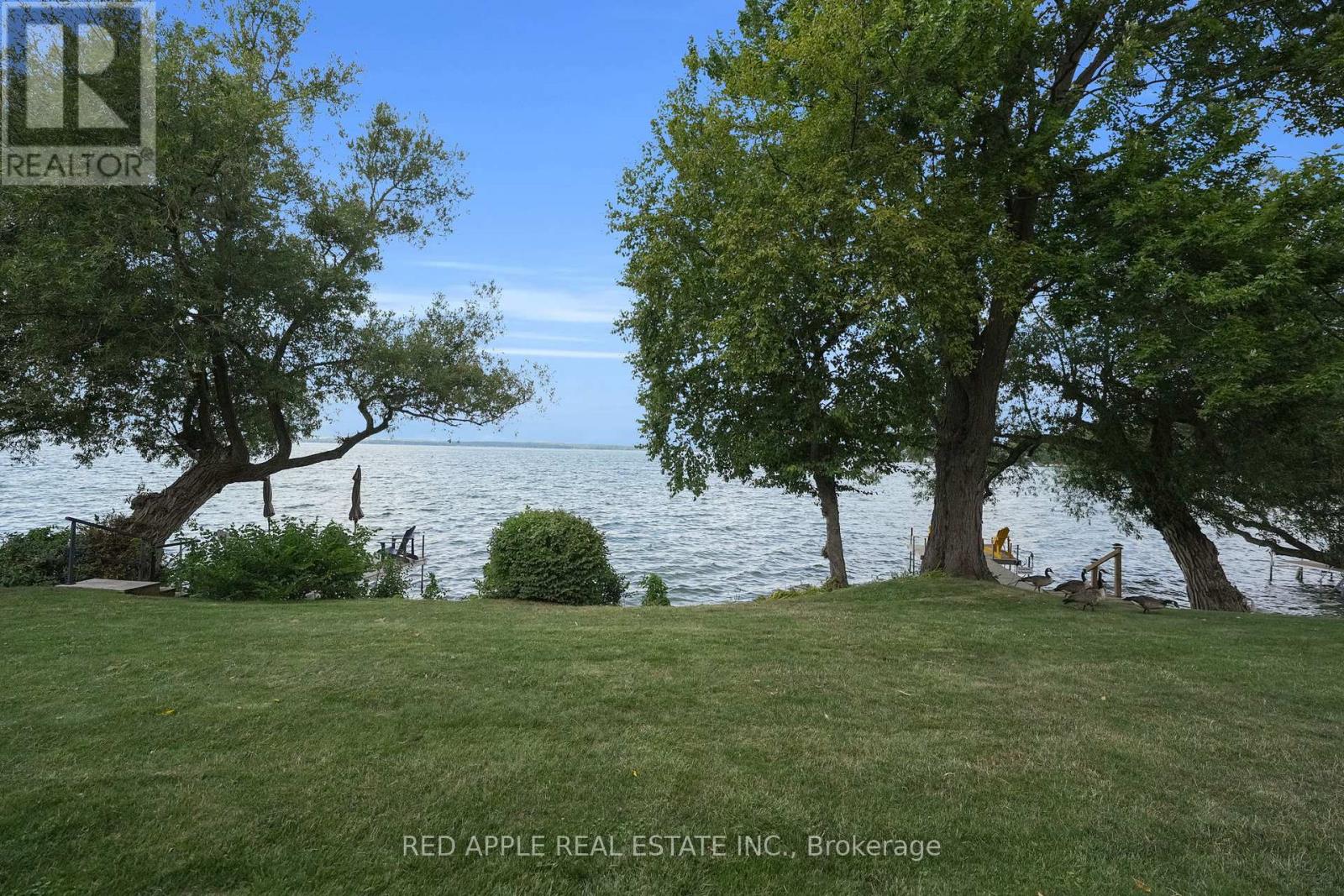 Photo 30 of 12 Davy Point Circle, Georgina ON