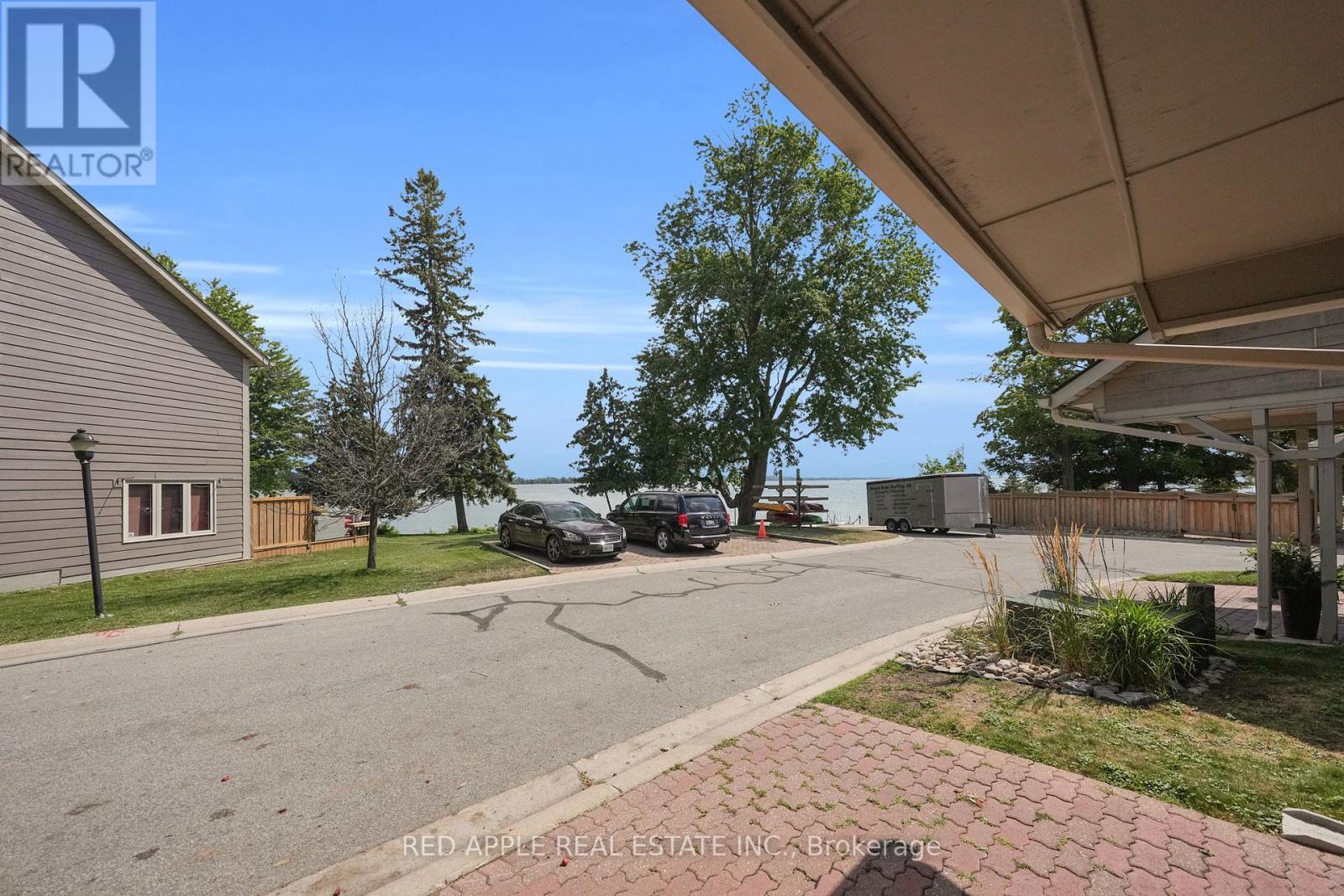 Photo 31 of 12 Davy Point Circle, Georgina ON