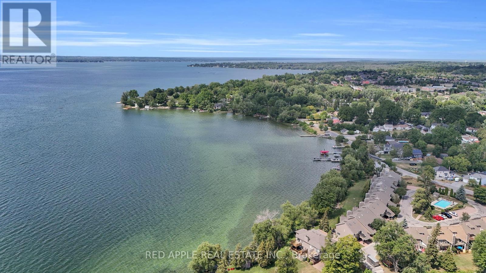 Photo 37 of 12 Davy Point Circle, Georgina ON