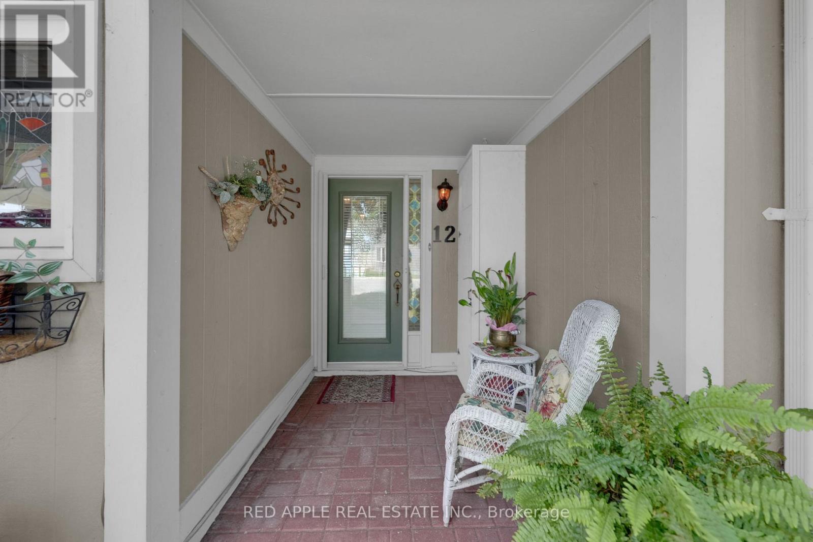 Photo 6 of 12 Davy Point Circle, Georgina ON