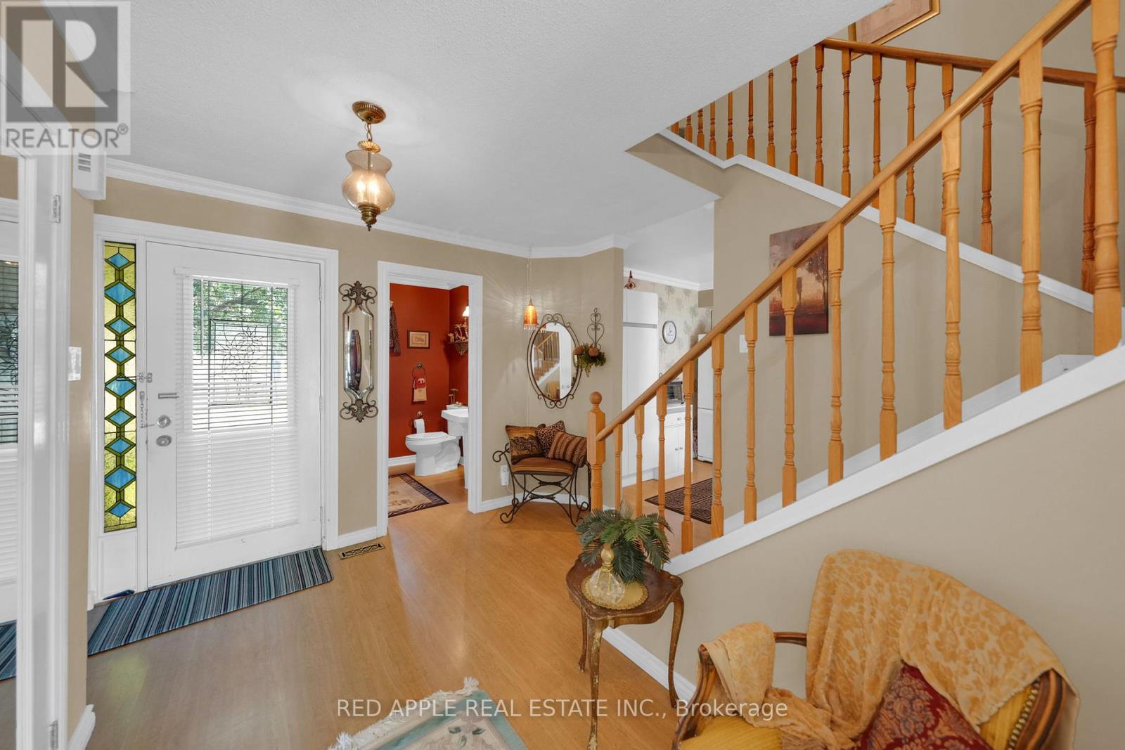 Photo 7 of 12 Davy Point Circle, Georgina ON