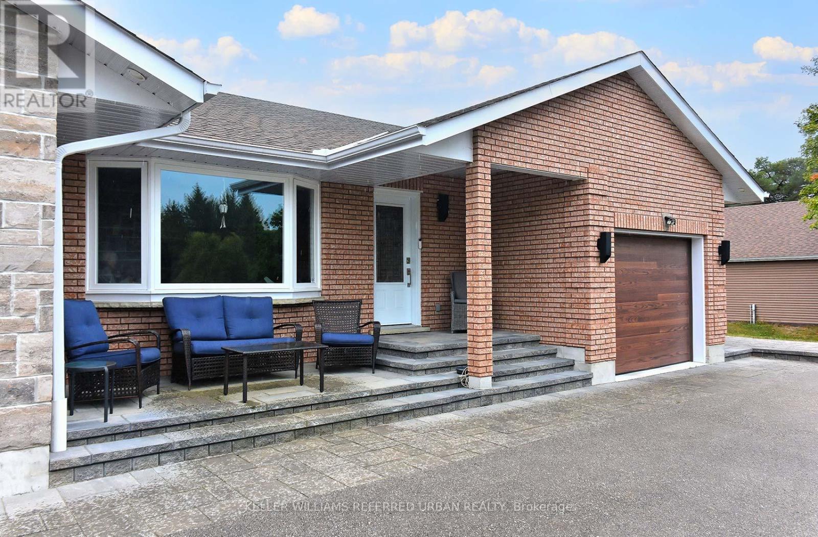 Photo 3 of 3243 St Johns Side Road, Whitchurchstouffville ON