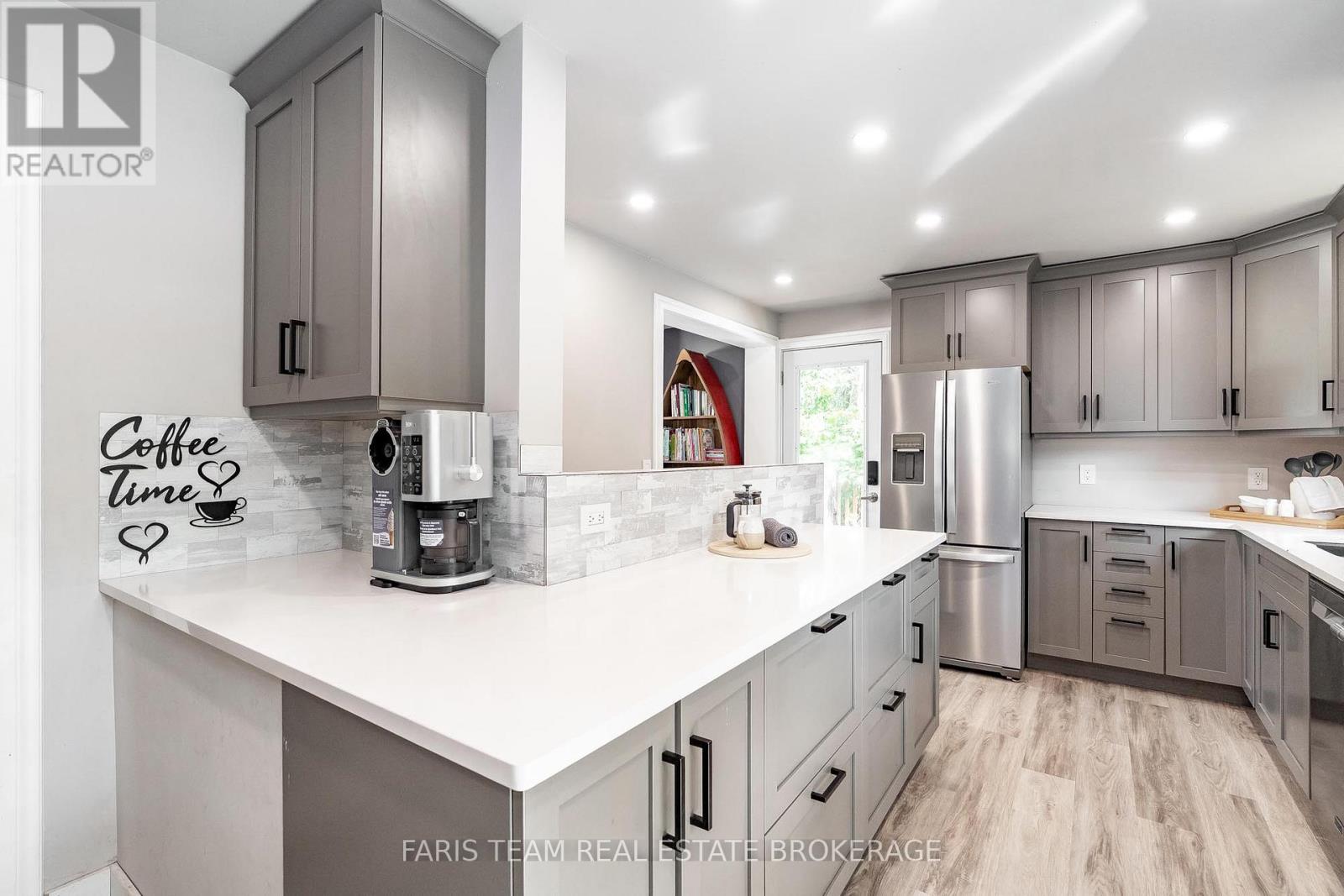 Photo 11 of 8304 County Road 169, Severn ON