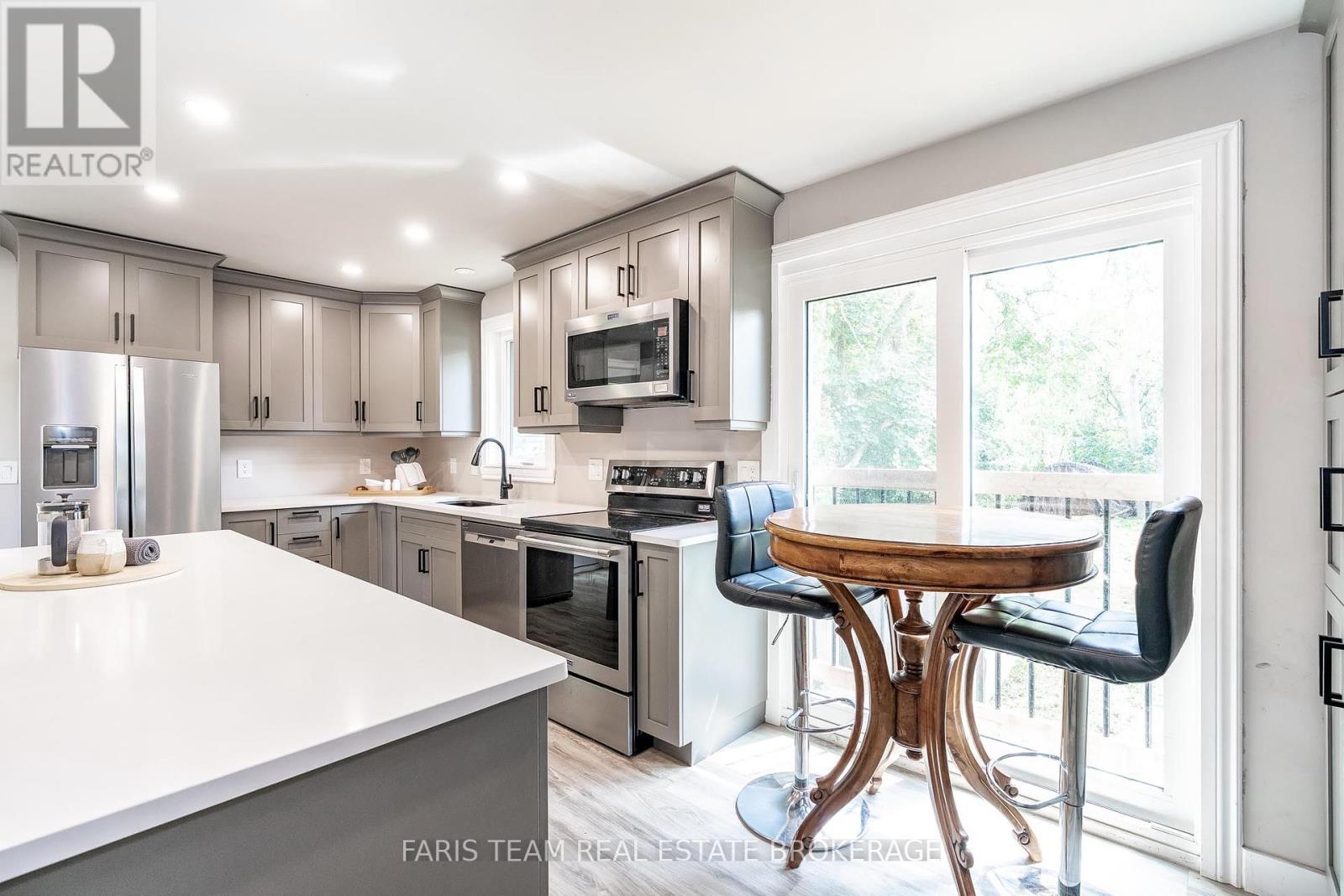 Photo 10 of 8304 County Road 169, Severn ON