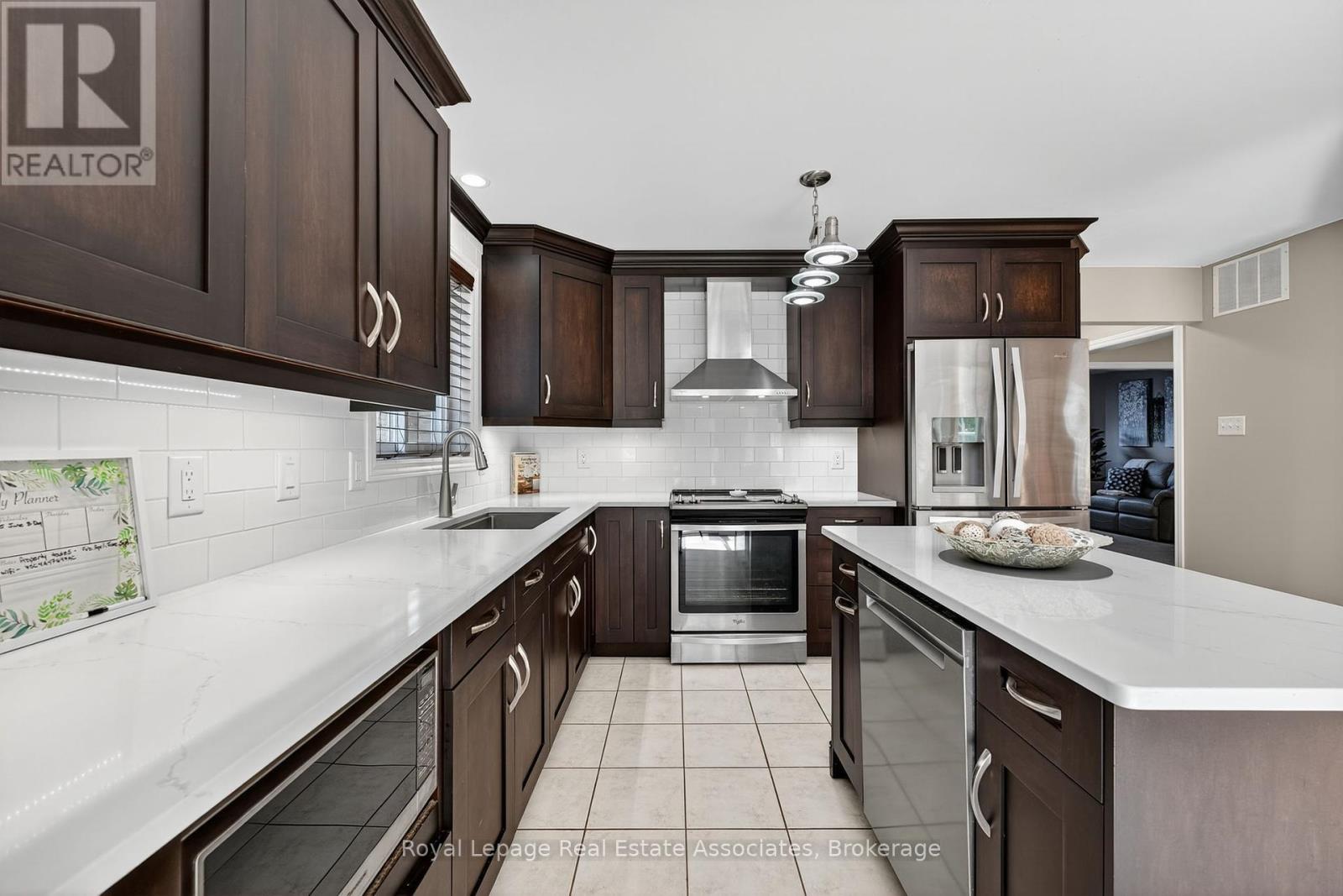 Photo 9 of 56 Bird Street, Barrie ON