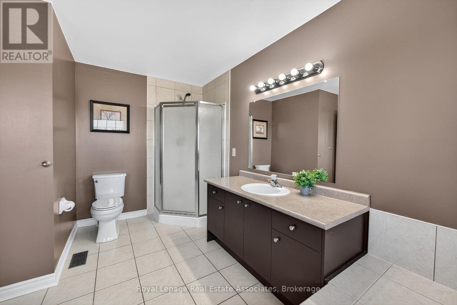 Photo 11 of 56 Bird Street, Barrie ON