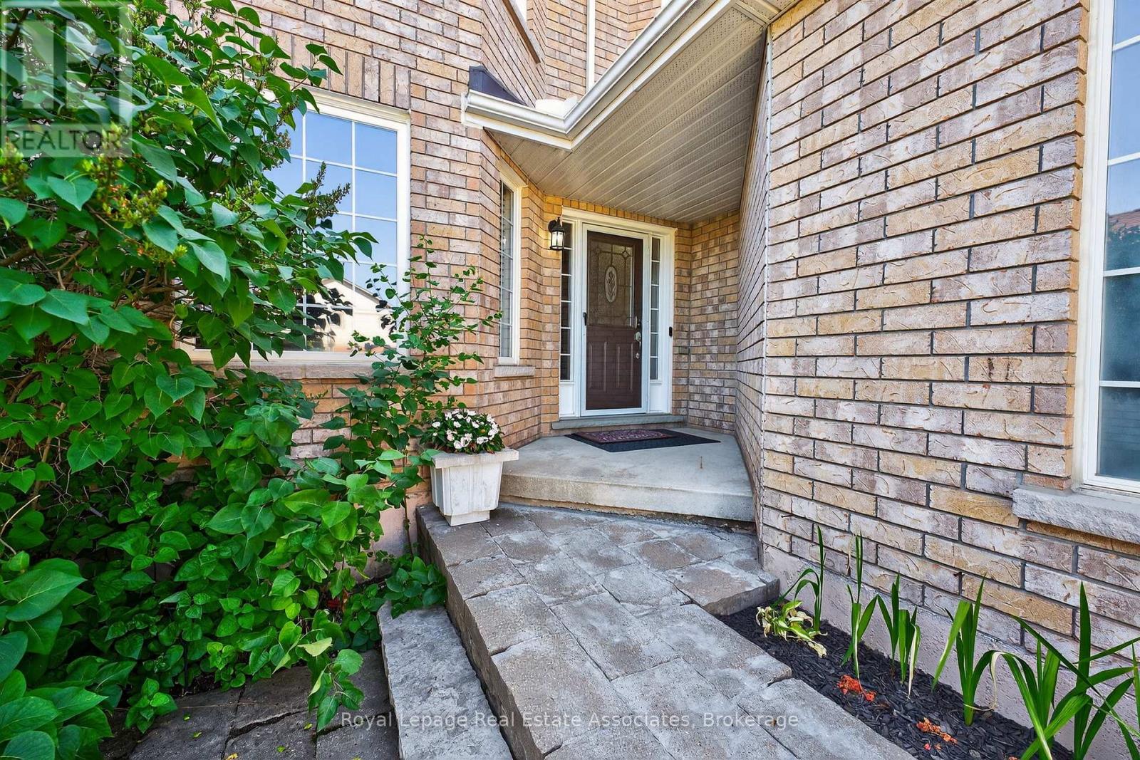 Photo 22 of 56 Bird Street, Barrie ON