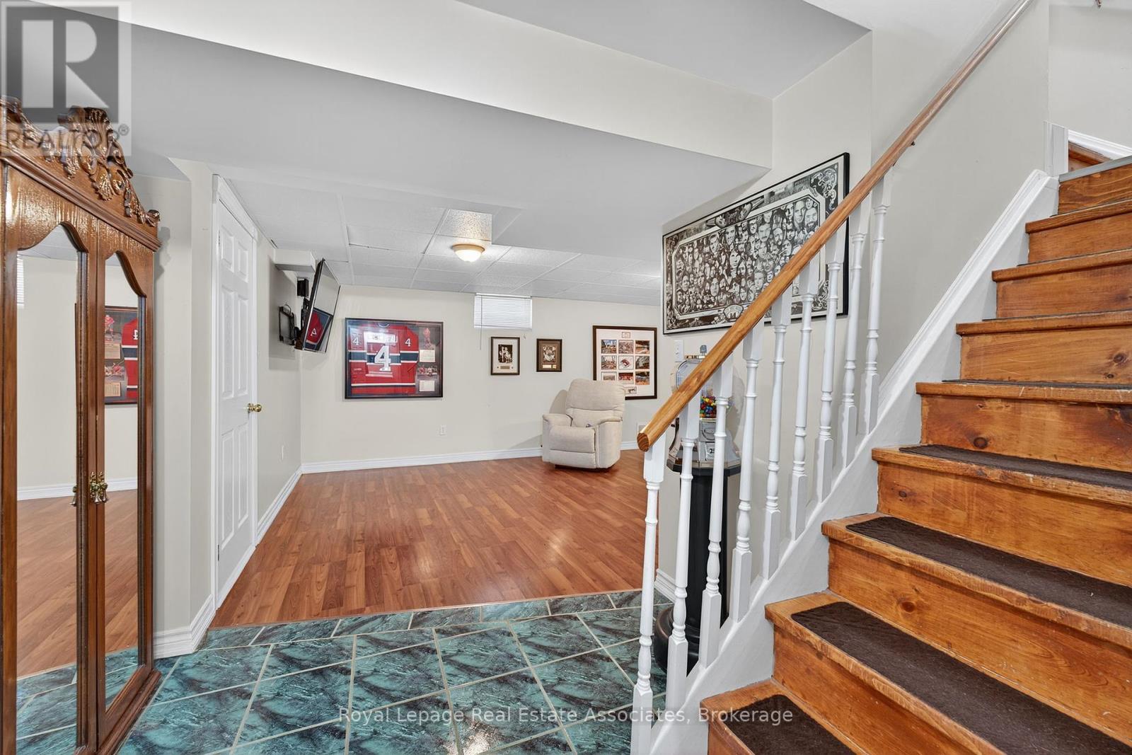 Photo 6 of 56 Bird Street, Barrie ON