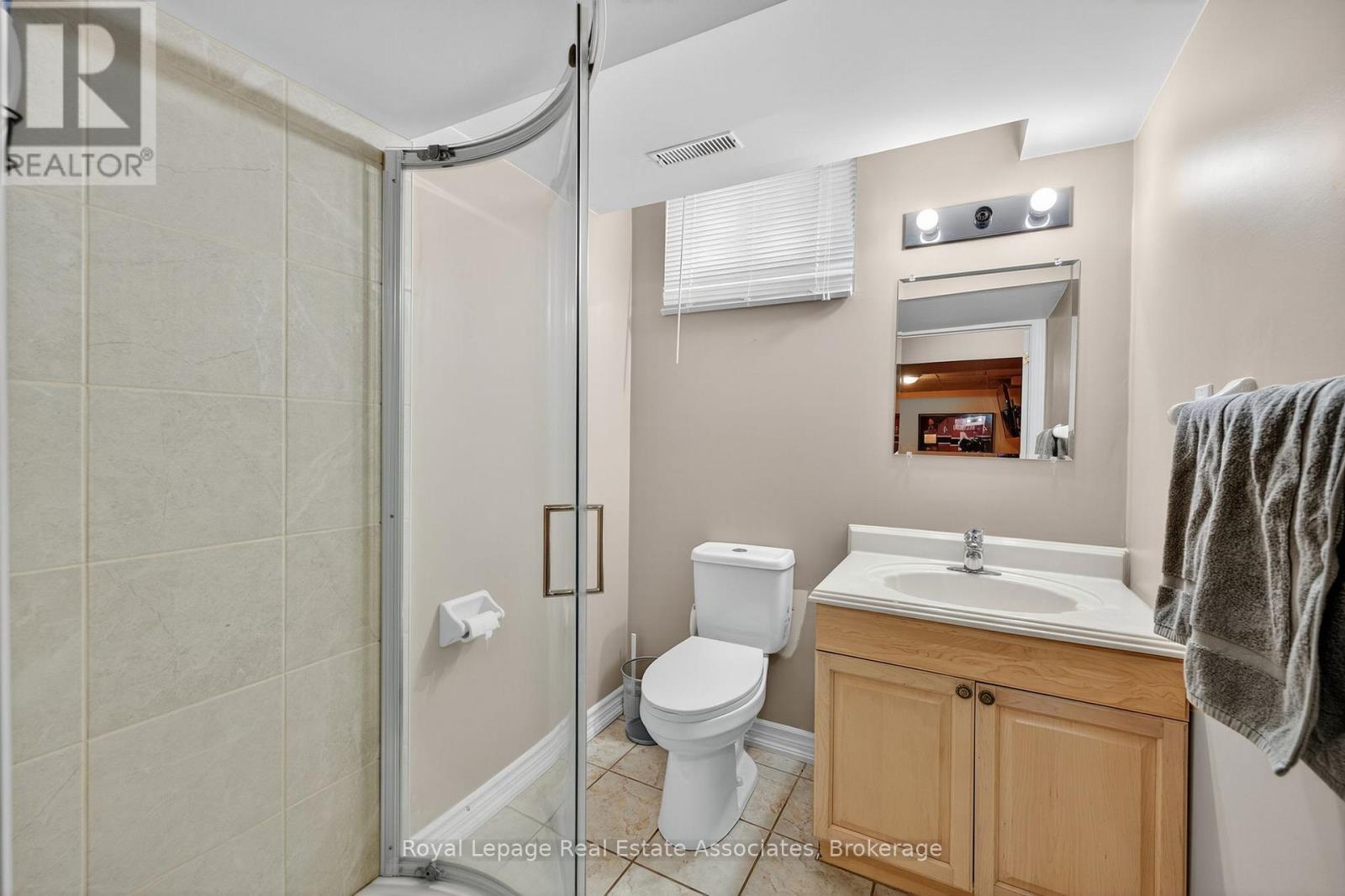 Photo 4 of 56 Bird Street, Barrie ON
