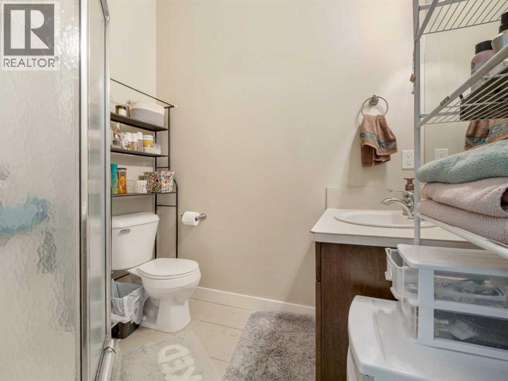 Single Family House Bi-level for Sale in  Mt Sundance Road W Sunridge Lethbridge 