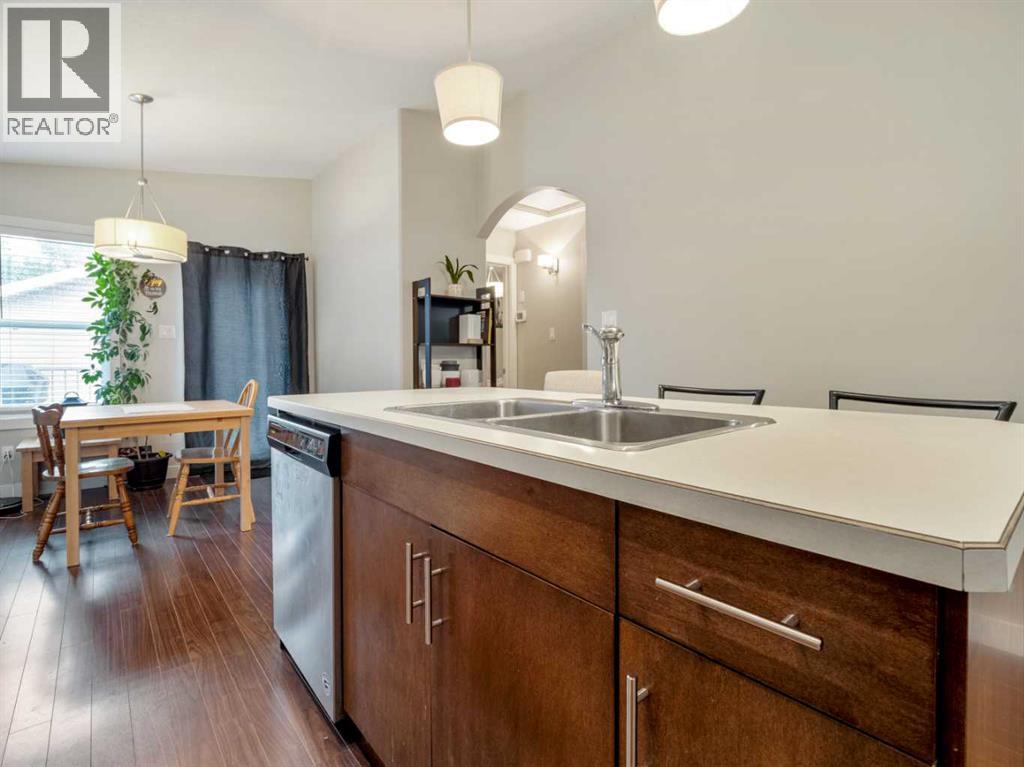 Single Family House Bi-level for Sale in  Mt Sundance Road W Sunridge Lethbridge 