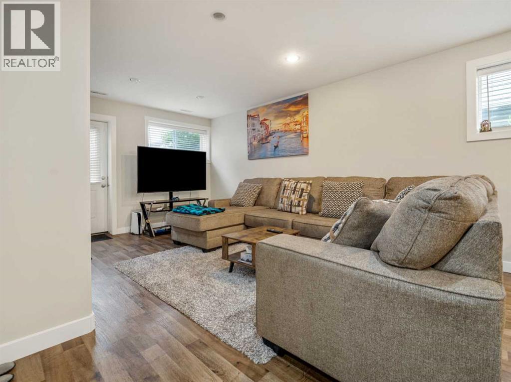 Single Family House Bi-level for Sale in  Mt Sundance Road W Sunridge Lethbridge 
