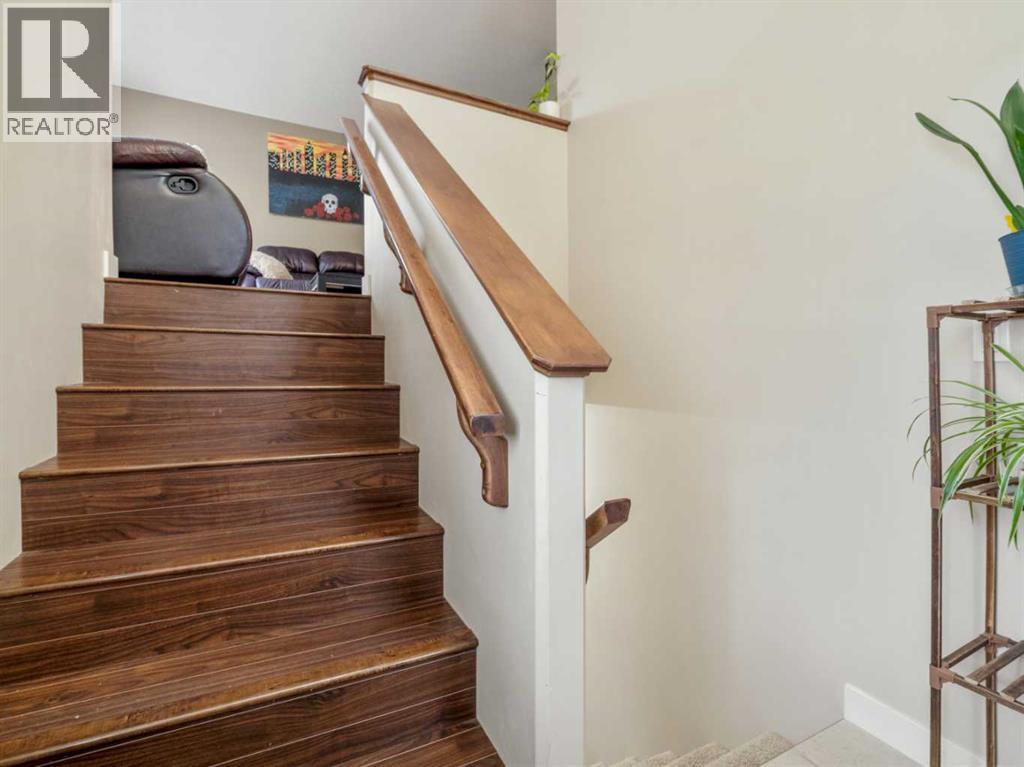 Single Family House Bi-level for Sale in  Mt Sundance Road W Sunridge Lethbridge 