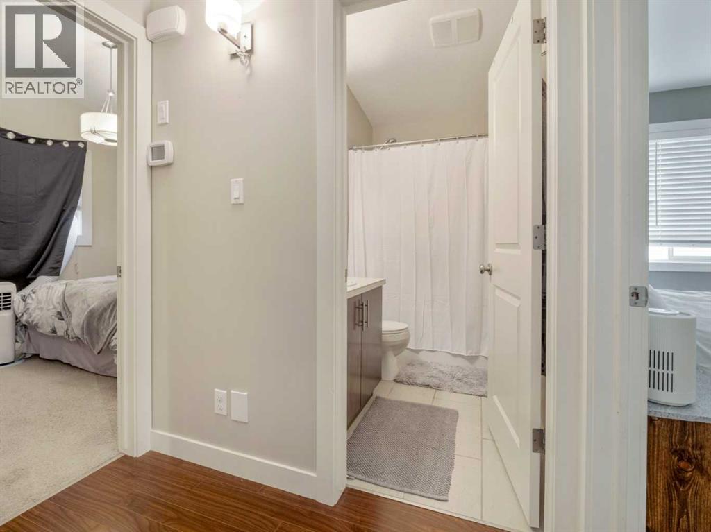 Single Family House Bi-level for Sale in  Mt Sundance Road W Sunridge Lethbridge 
