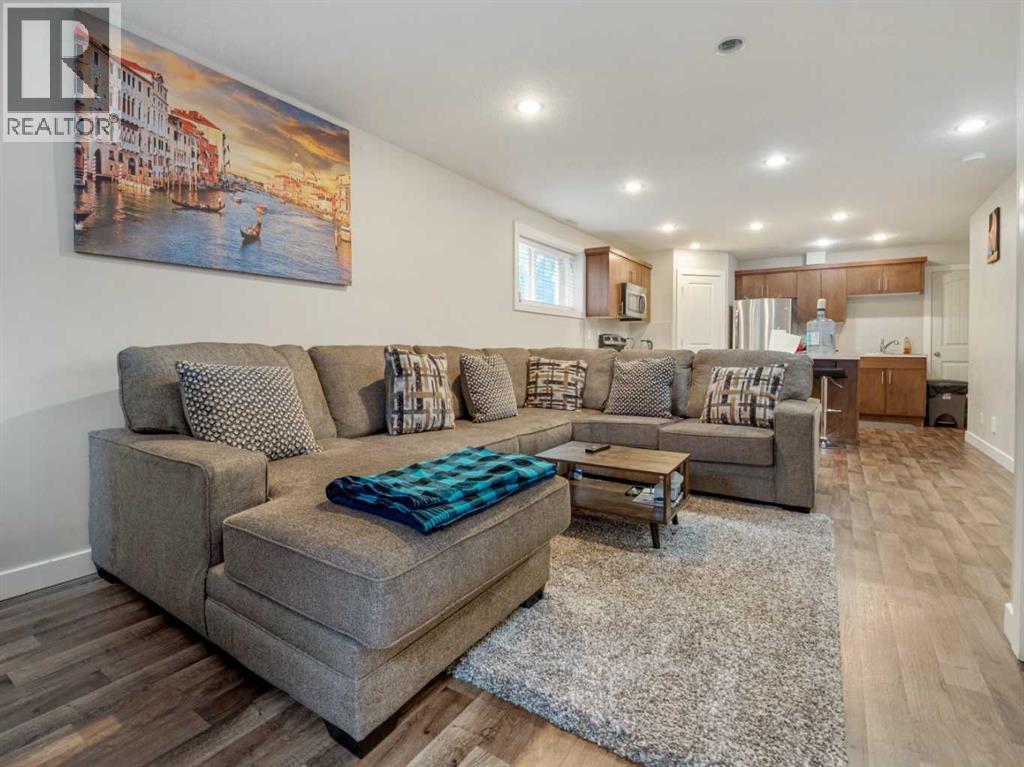 Single Family House Bi-level for Sale in  Mt Sundance Road W Sunridge Lethbridge 