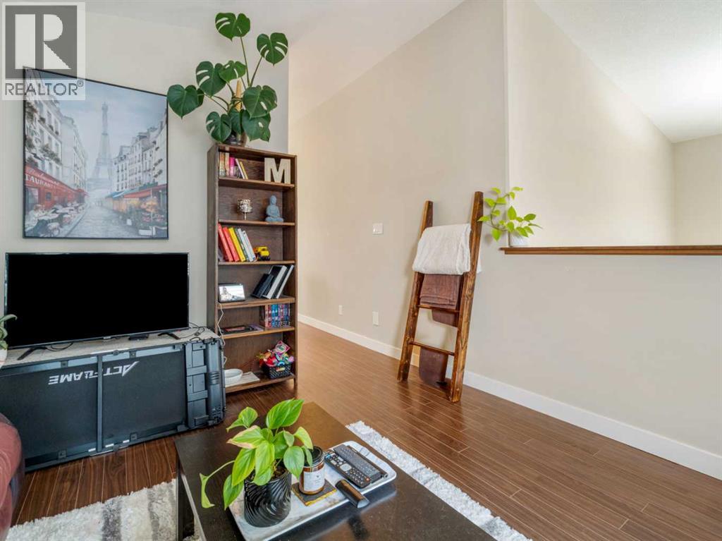 Single Family House Bi-level for Sale in  Mt Sundance Road W Sunridge Lethbridge 