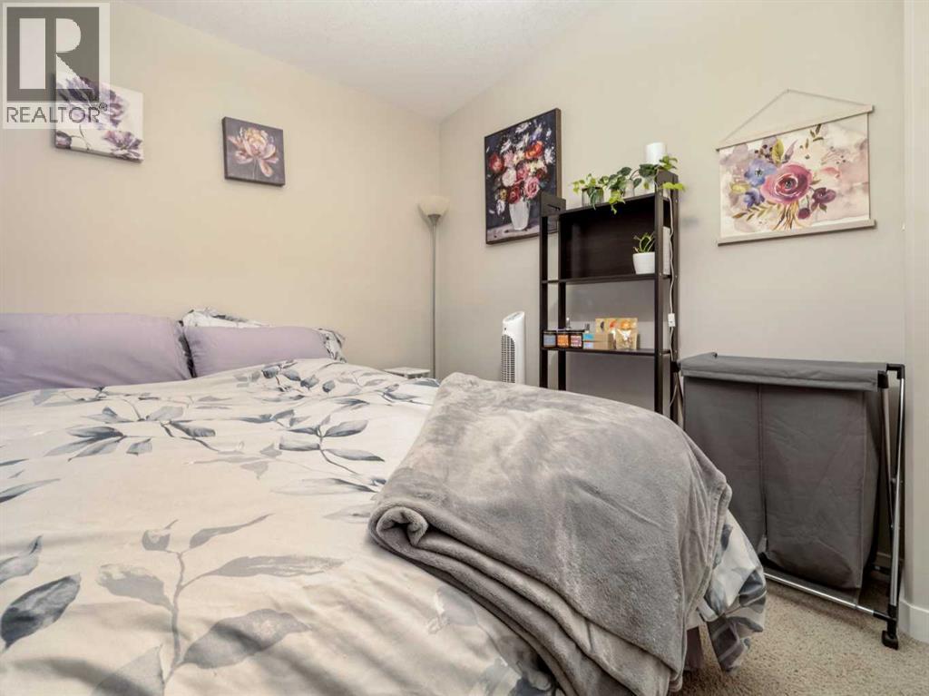 Single Family House Bi-level for Sale in  Mt Sundance Road W Sunridge Lethbridge 