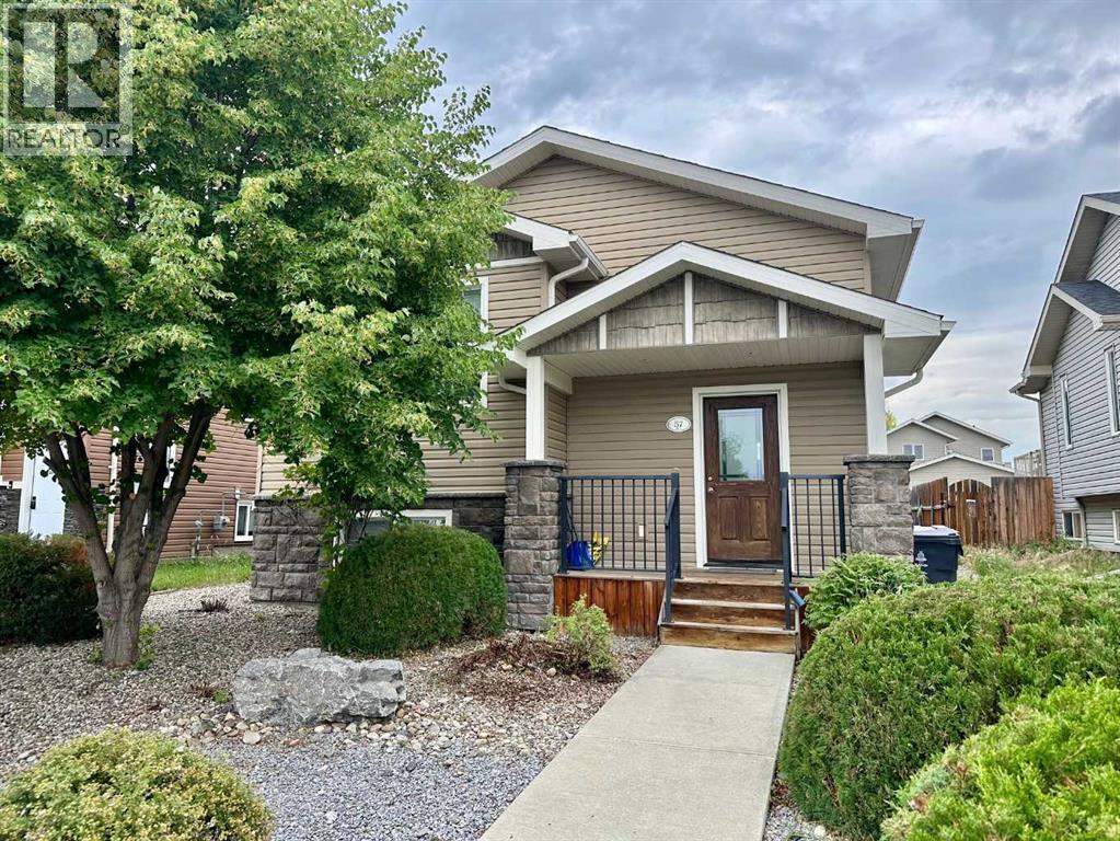 Single Family House Bi-level for Sale in  Mt Sundance Road W Sunridge Lethbridge 