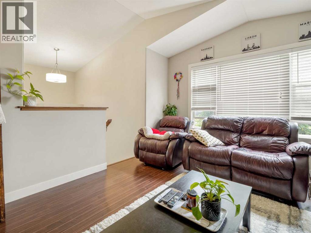 Single Family House Bi-level for Sale in  Mt Sundance Road W Sunridge Lethbridge 