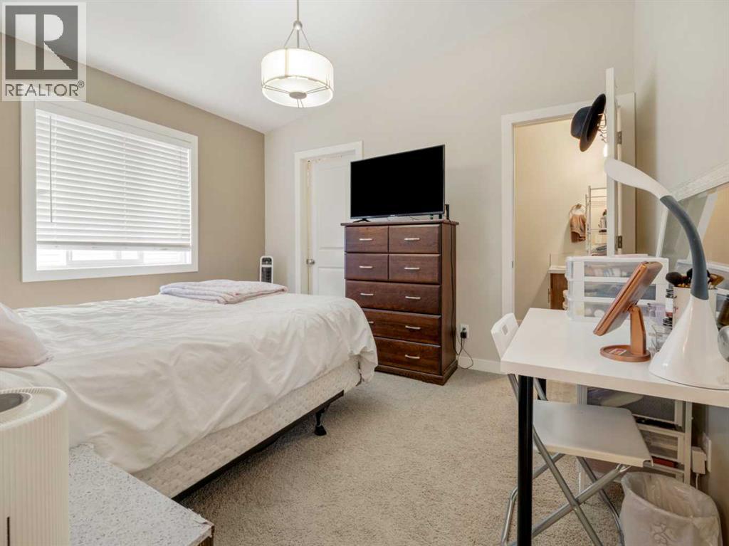 Single Family House Bi-level for Sale in  Mt Sundance Road W Sunridge Lethbridge 
