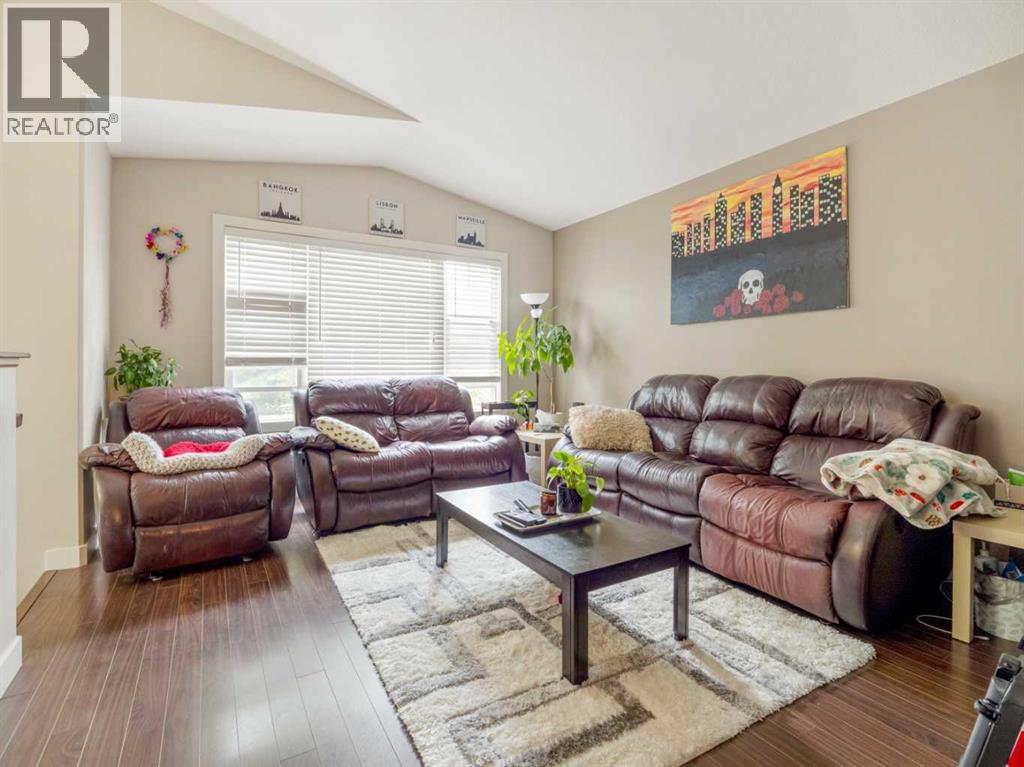 Single Family House Bi-level for Sale in  Mt Sundance Road W Sunridge Lethbridge 