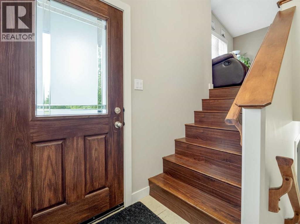 Single Family House Bi-level for Sale in  Mt Sundance Road W Sunridge Lethbridge 