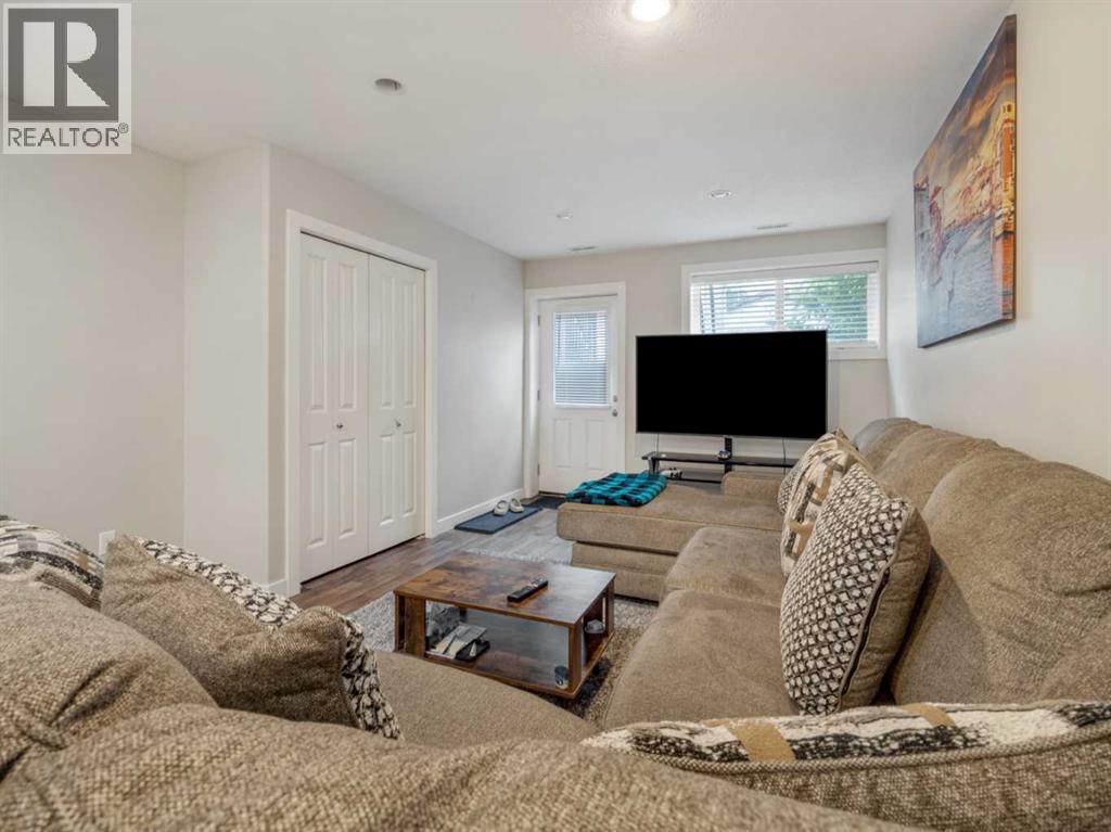Single Family House Bi-level for Sale in  Mt Sundance Road W Sunridge Lethbridge 