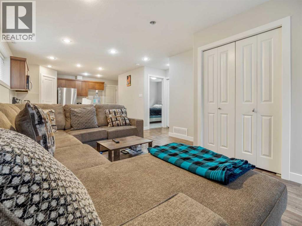 Single Family House Bi-level for Sale in  Mt Sundance Road W Sunridge Lethbridge 