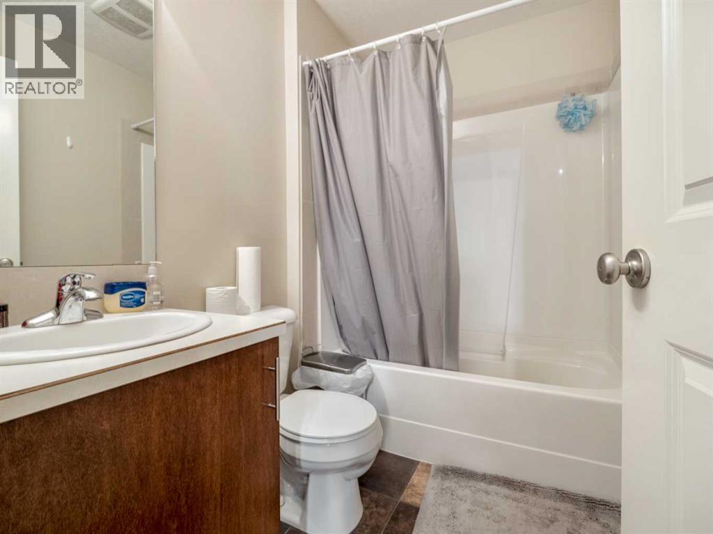 Single Family House Bi-level for Sale in  Mt Sundance Road W Sunridge Lethbridge 