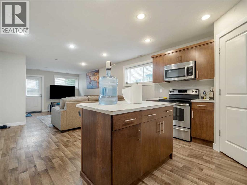Single Family House Bi-level for Sale in  Mt Sundance Road W Sunridge Lethbridge 