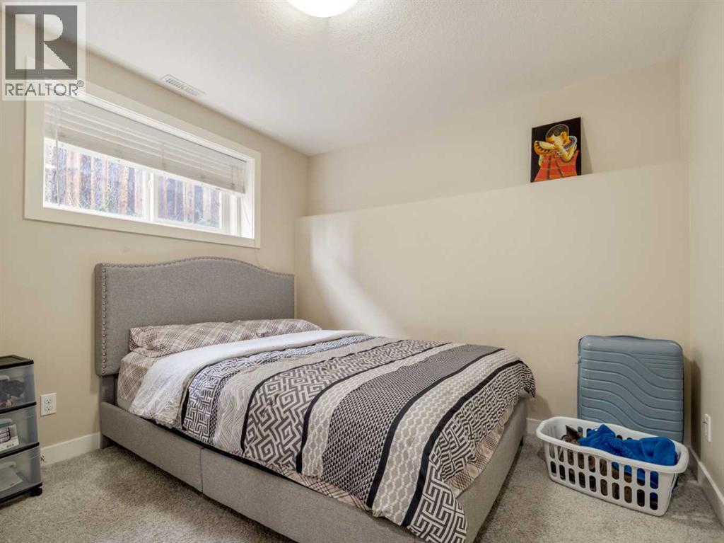 Single Family House Bi-level for Sale in  Mt Sundance Road W Sunridge Lethbridge 