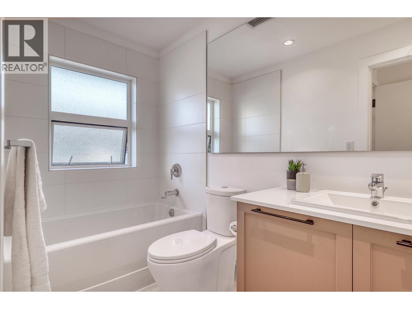 Photo 17 of 13 9735 University Crescent, Burnaby BC