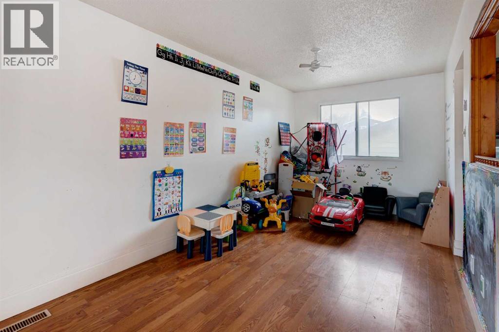 Single Family House 4 Level for Sale in  Whitehorn Way NE Whitehorn Calgary 