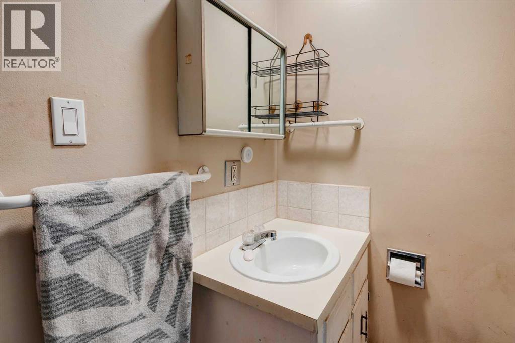 Single Family House 4 Level for Sale in  Whitehorn Way NE Whitehorn Calgary 