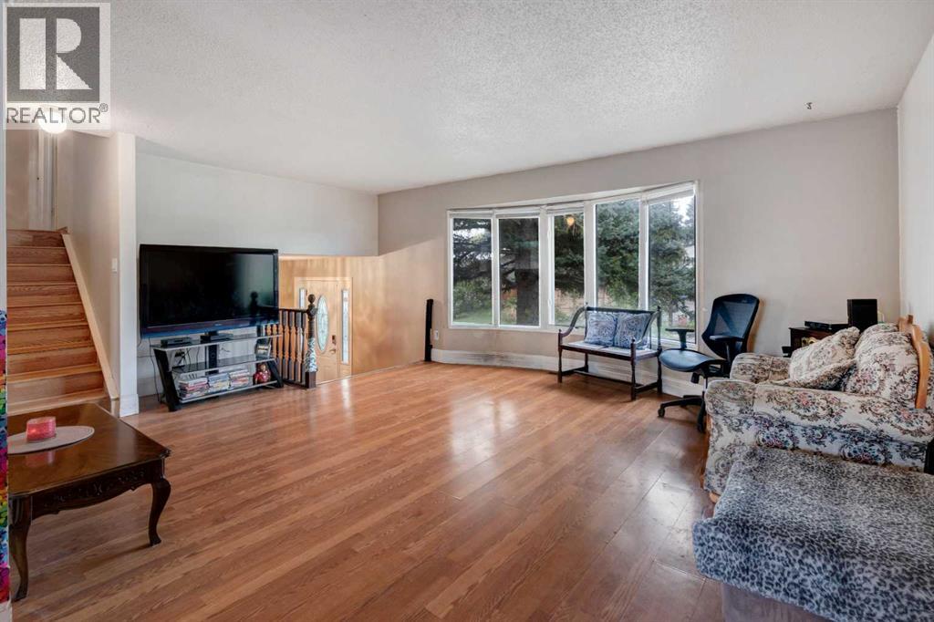 Single Family House 4 Level for Sale in  Whitehorn Way NE Whitehorn Calgary 
