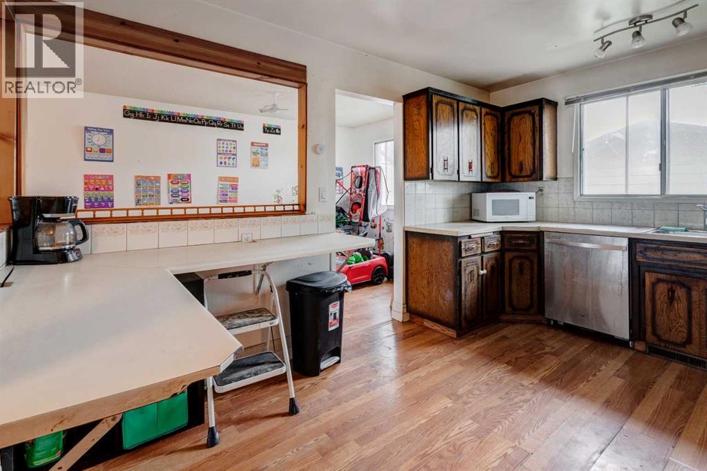 Single Family House 4 Level for Sale in  Whitehorn Way NE Whitehorn Calgary 