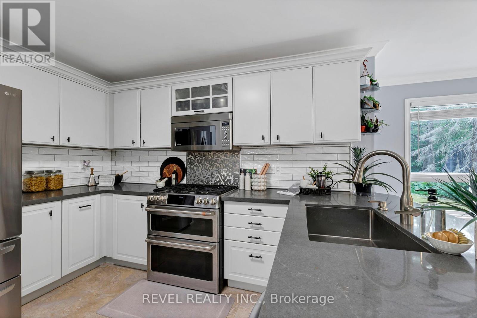 Photo 16 of 46 Royal Estate Drive, Kawartha Lakes ON