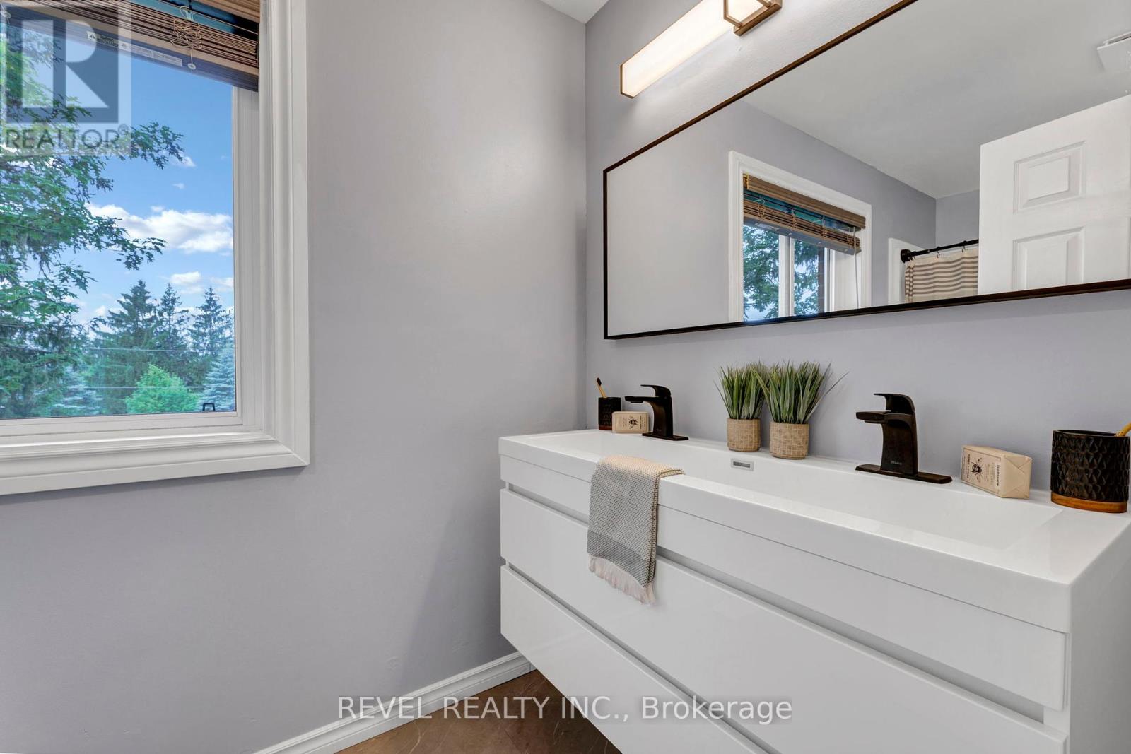 Photo 33 of 46 Royal Estate Drive, Kawartha Lakes ON