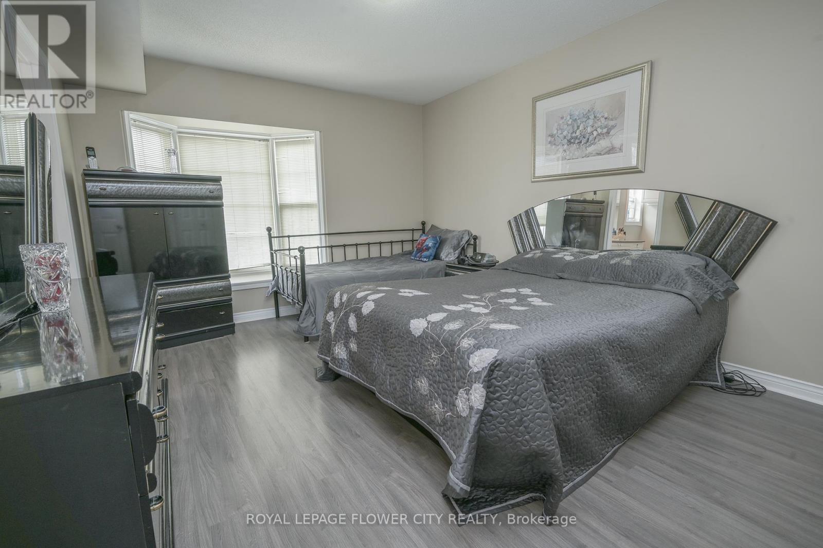 Photo 13 of 412 4005 Kilmer Drive, Burlington ON