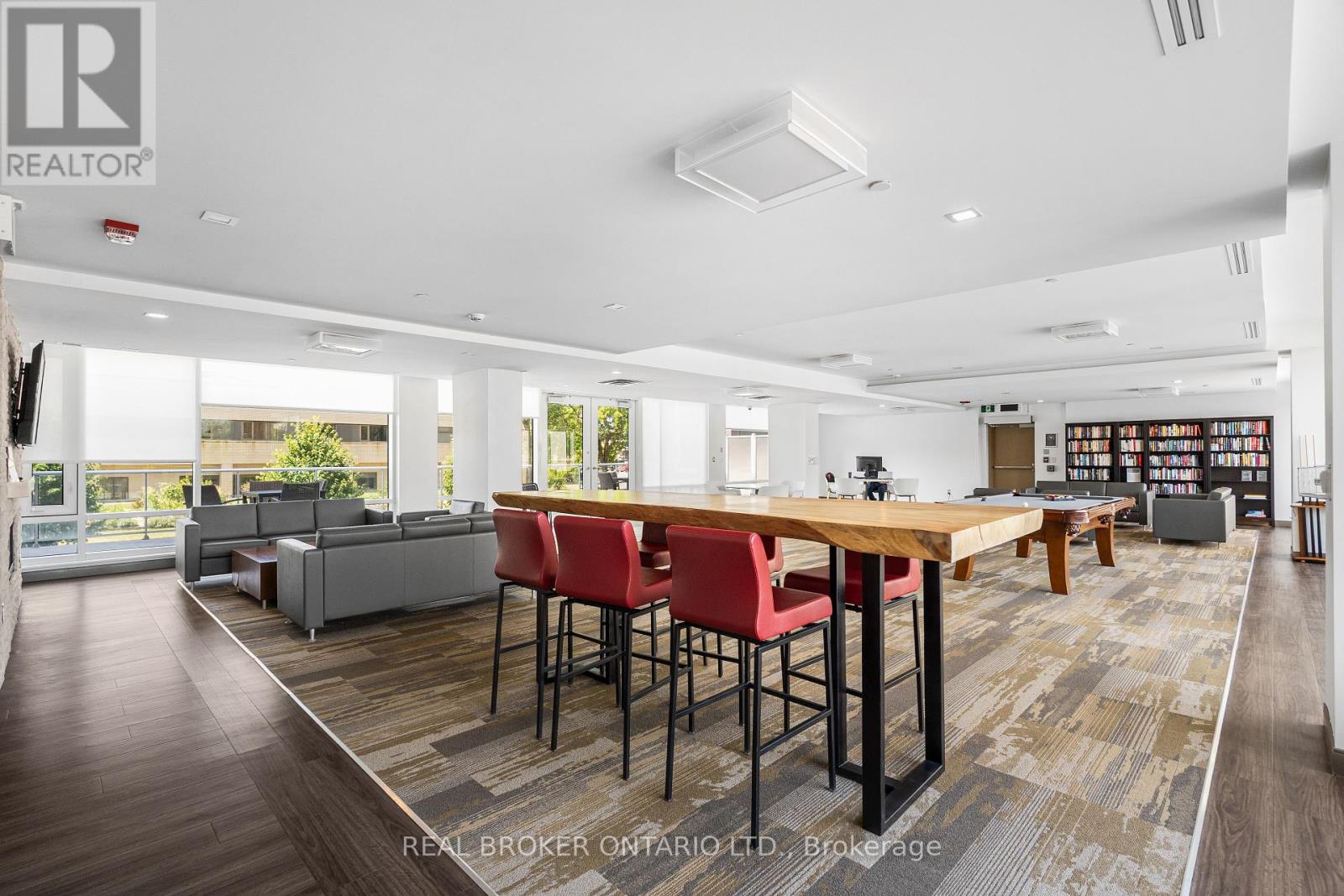 Photo 7 of 310 530 De Mazenod Avenue, Ottawa ON